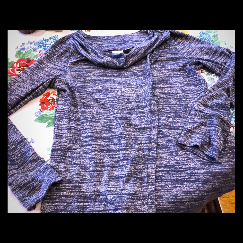 Kenar long sleeve flap front heathered blue top -L